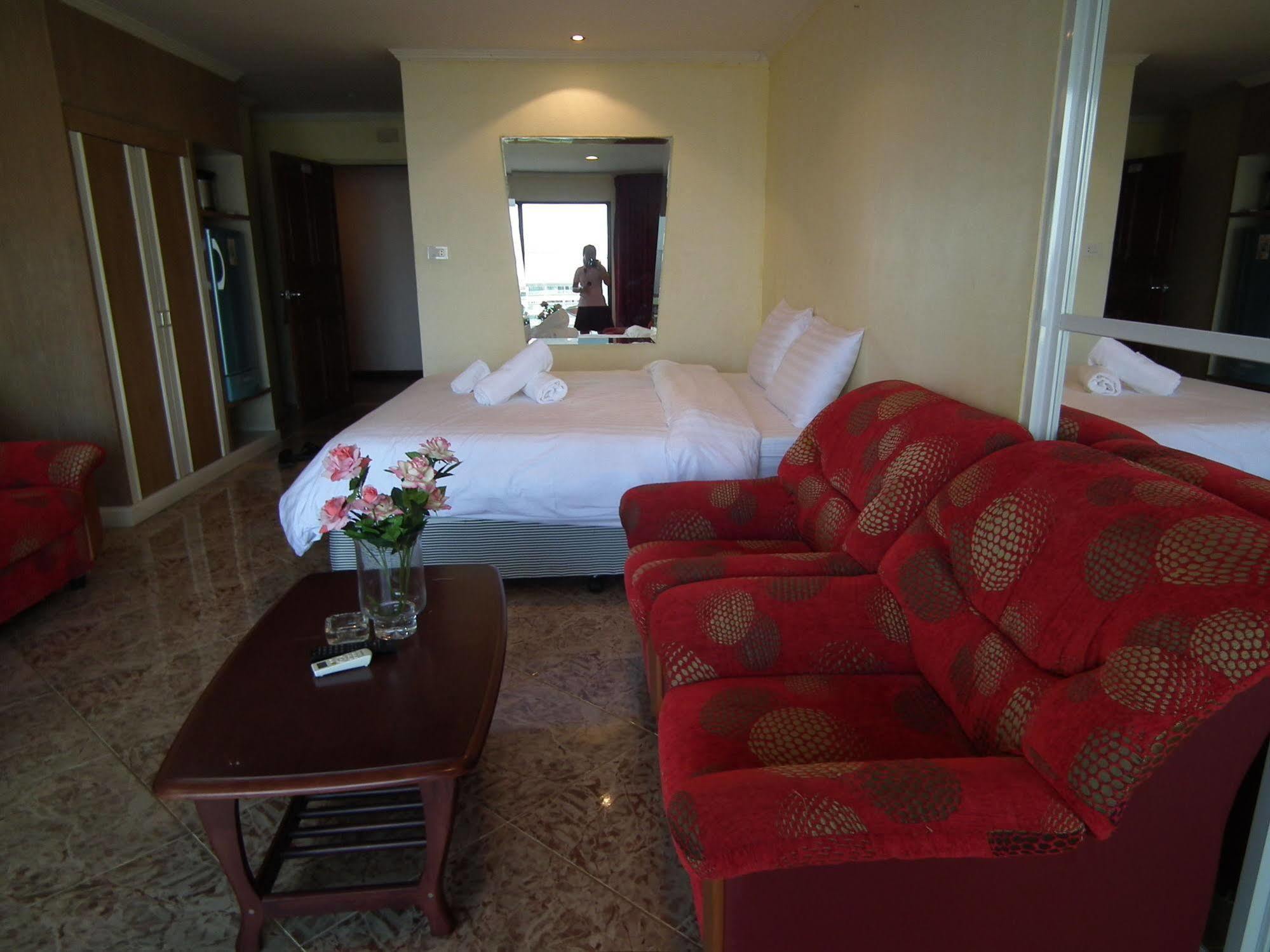 Abricole At Pattaya Hill Daire Dış mekan fotoğraf