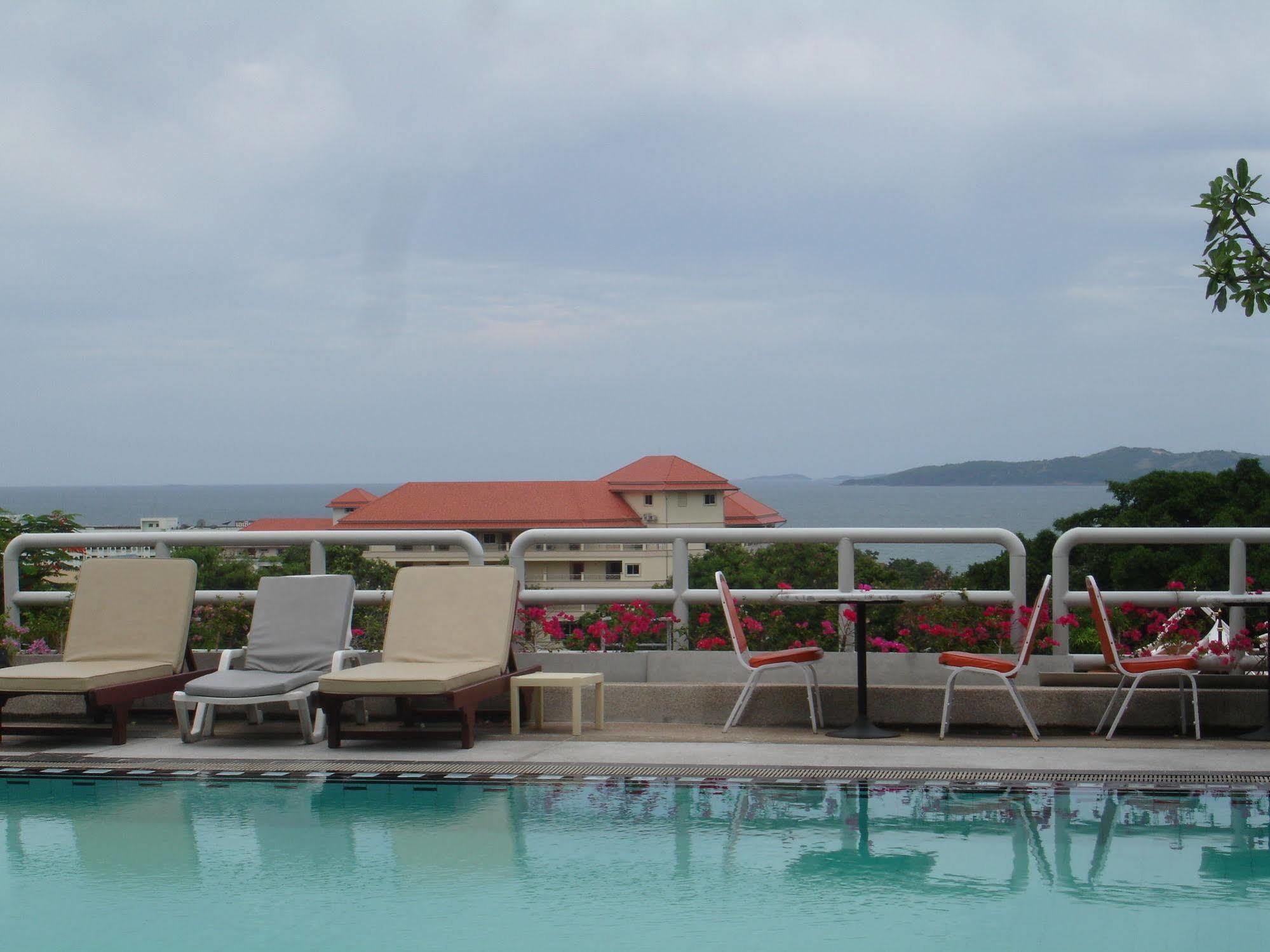 Abricole At Pattaya Hill Daire Dış mekan fotoğraf